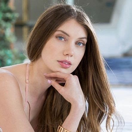 𝔼𝕝𝕖𝕟𝕒 𝕂𝕠𝕤𝕙𝕜𝕒™ (@theelenakoshka) • Instagram photos and videos.